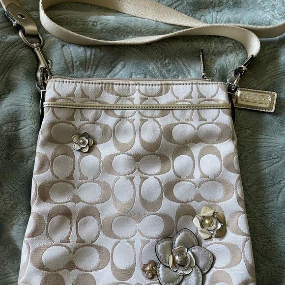 Meet your Posher, Lori - Picture 14 of 17